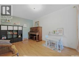 Kitchen - 2641 Garnet Street, Regina, SK S4T3A8 Photo 13