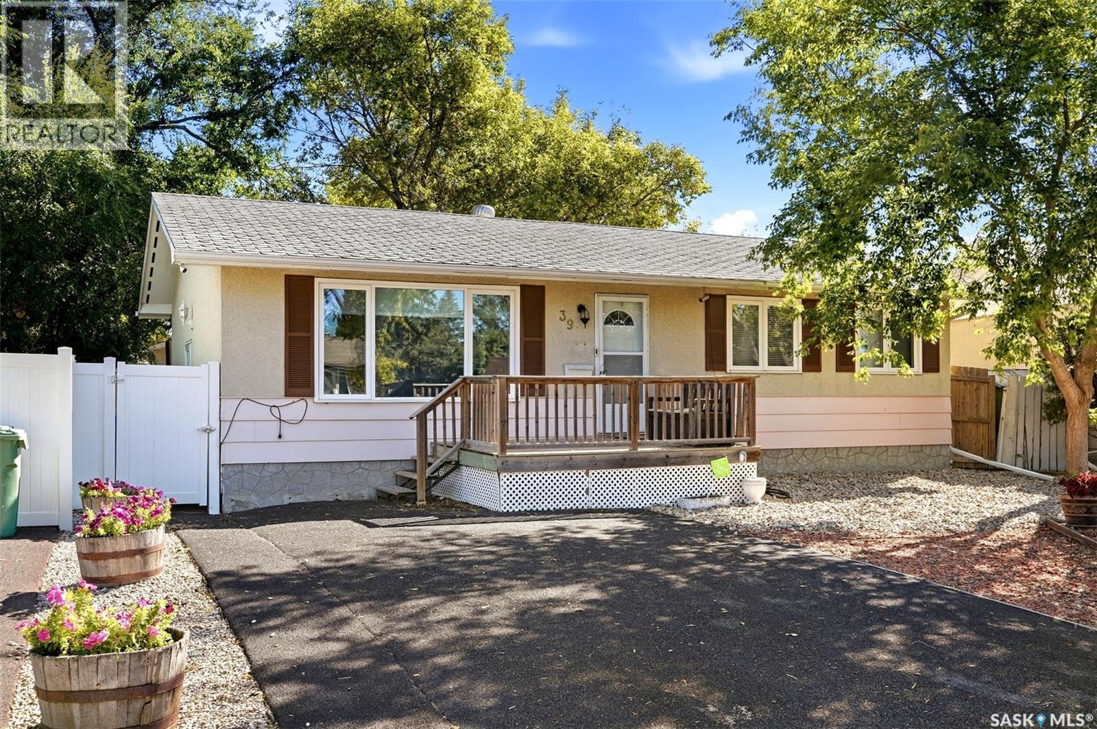 39 Kennedy CRESCENT, Regina — photo 2