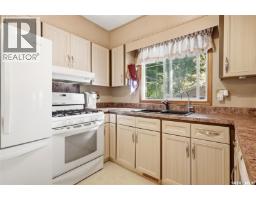 Bedroom - 39 Kennedy Crescent, Regina, SK S4R6G3 Photo 8