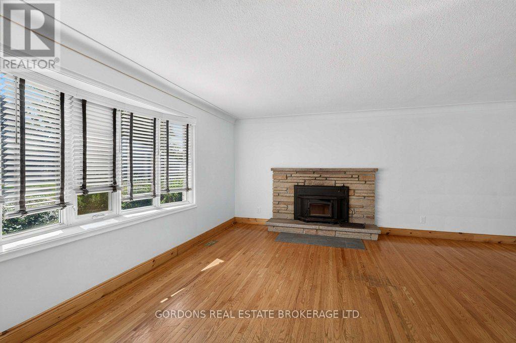 207 ROBERT WALLACE DRIVE - Image 15