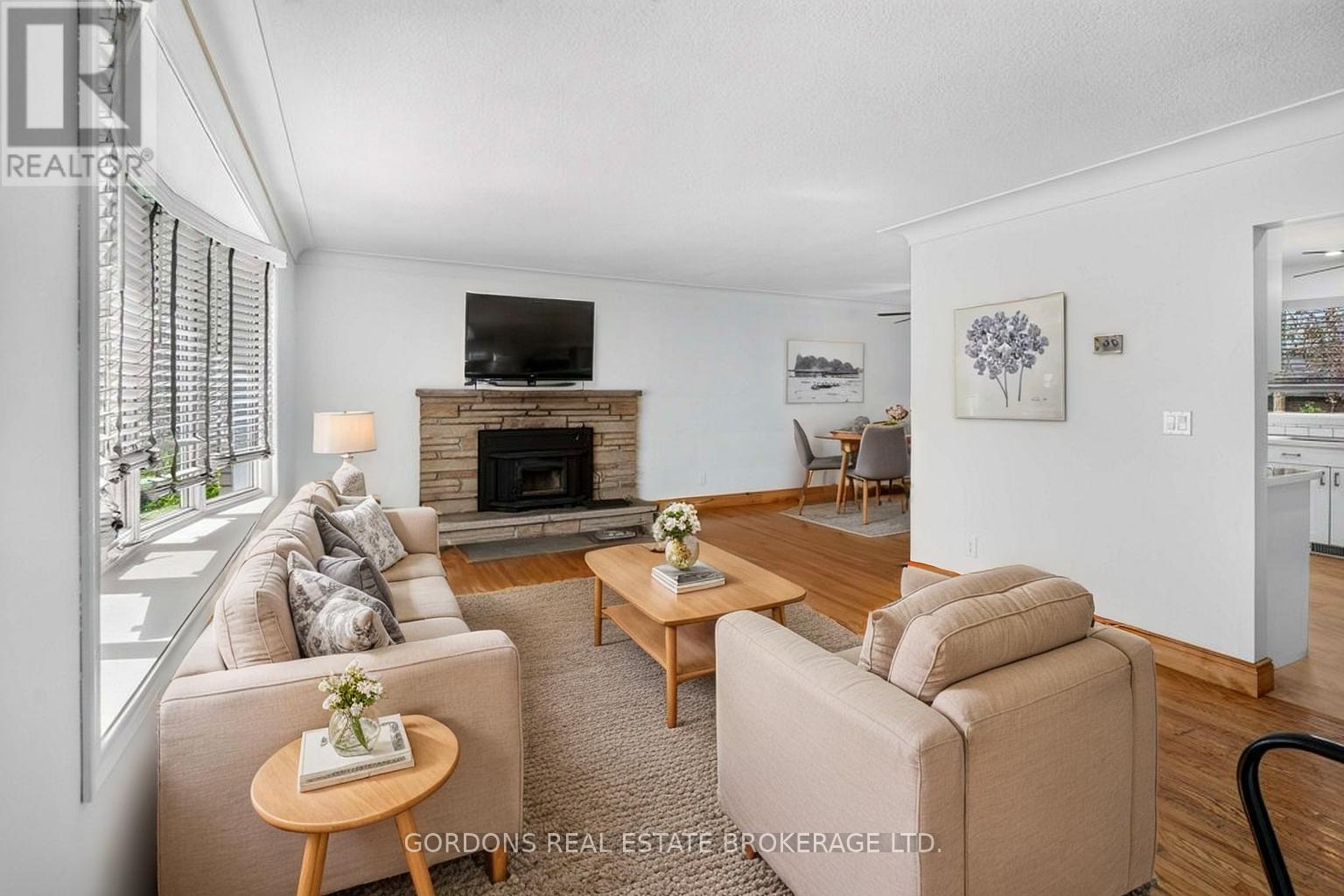 207 ROBERT WALLACE DRIVE - Image 16