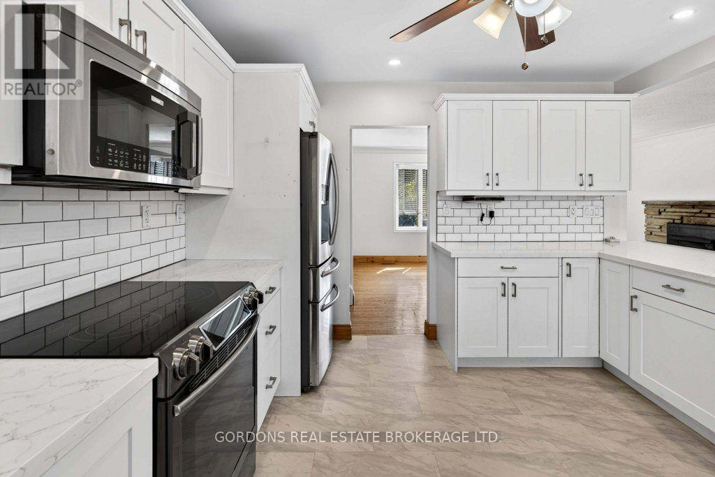 207 ROBERT WALLACE DRIVE - 26