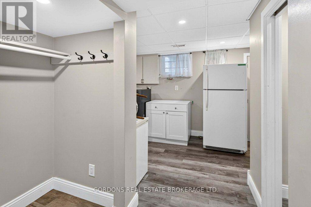 207 ROBERT WALLACE DRIVE - 41