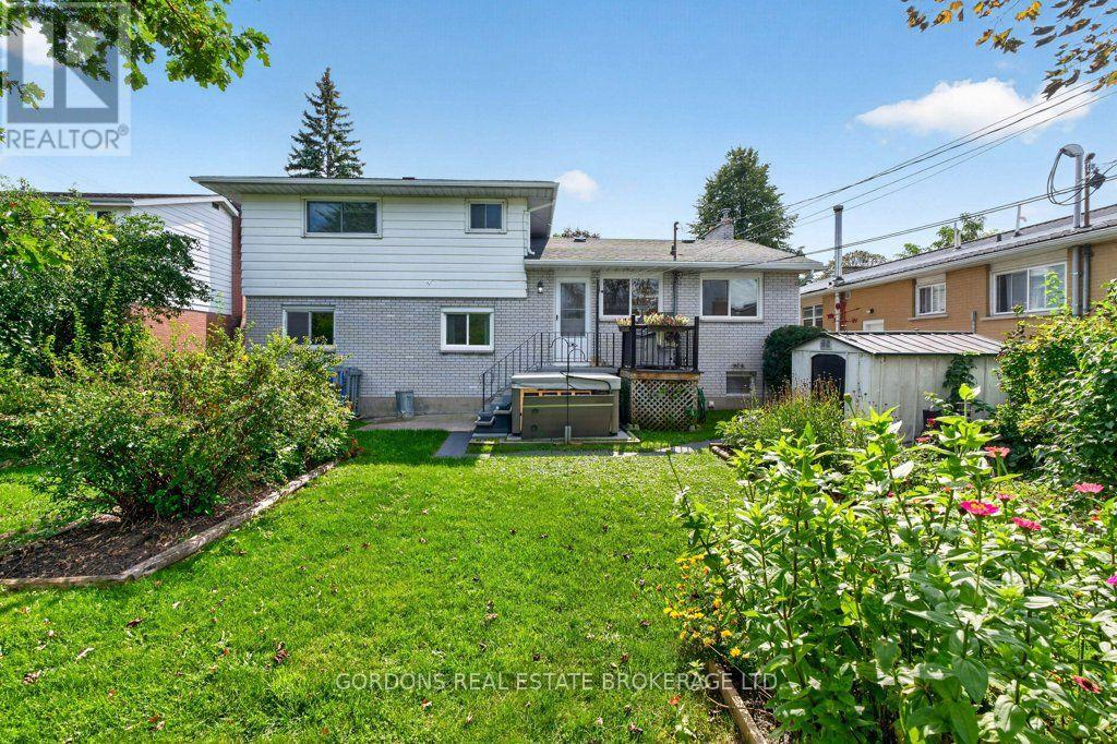 207 ROBERT WALLACE DRIVE - Image 9