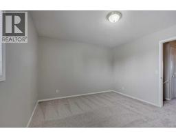 15 Kerry Wood Mews, Red Deer, AB T4N7B8 Photo 27