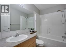15 Kerry Wood Mews, Red Deer, AB T4N7B8 Photo 25