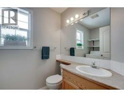 15 Kerry Wood Mews, Red Deer, AB T4N7B8 Photo 14