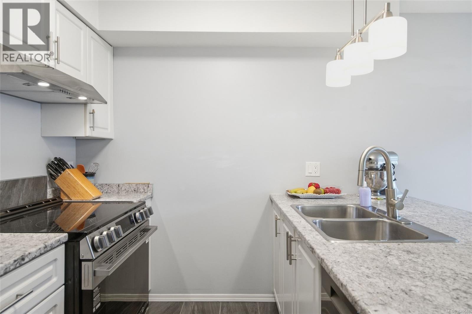 #4 141 Sixth Ave E - 11