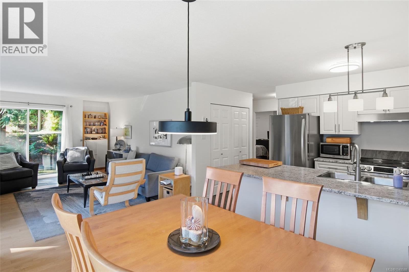 #4 141 Sixth Ave E - 7