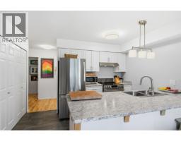 Living room - 4 141 Sixth Ave E, Qualicum Beach, BC V9K2J6 Photo 8