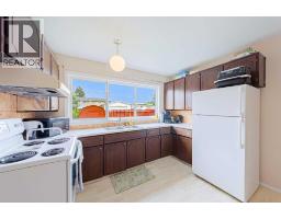 4pc Bathroom - 5412 14 Avenue Se, Calgary, AB T2A0L3 Photo 9