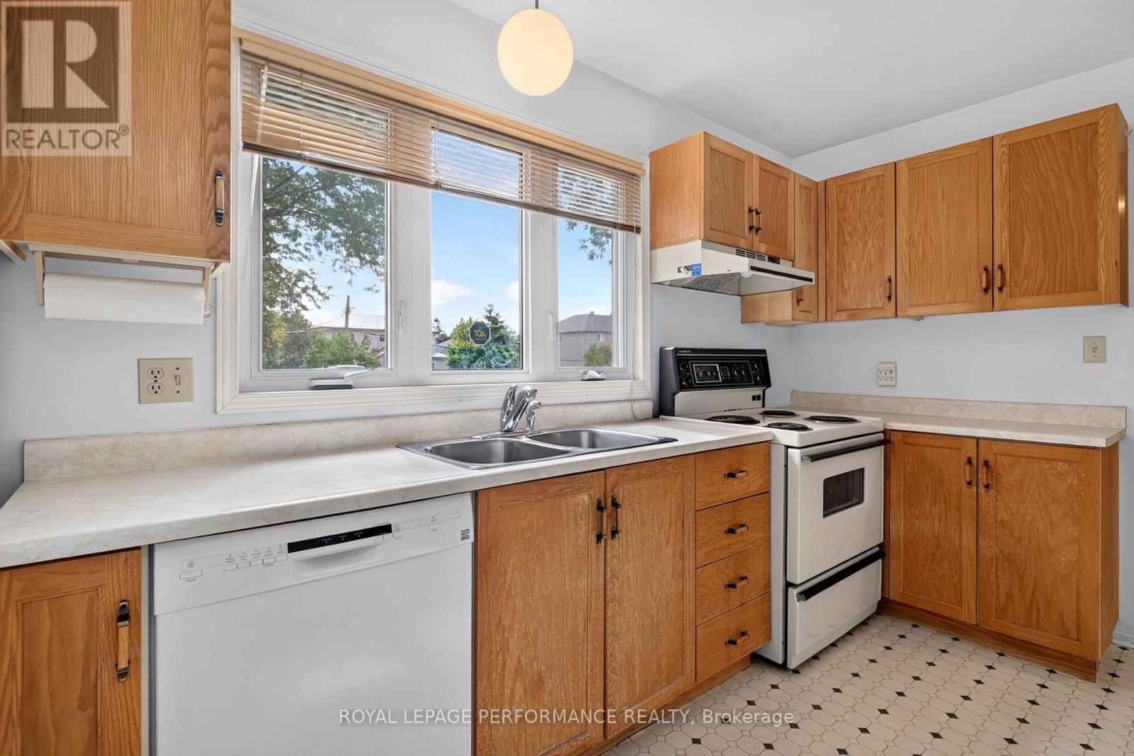 1781 Bellmanor Court