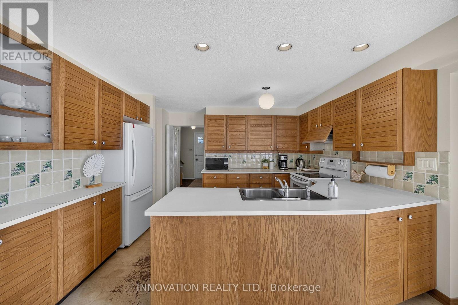 10 WELKIN CRESCENT photo 16