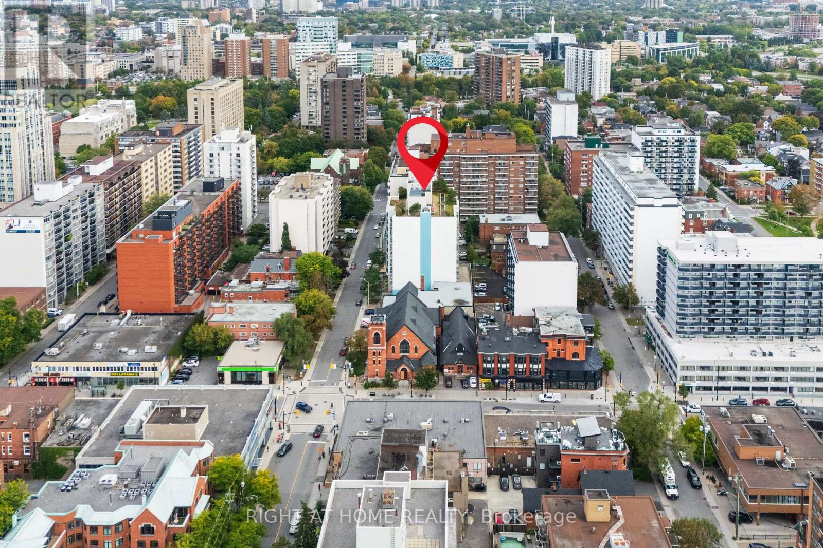 Building Exterior Overlooking Elgin Street