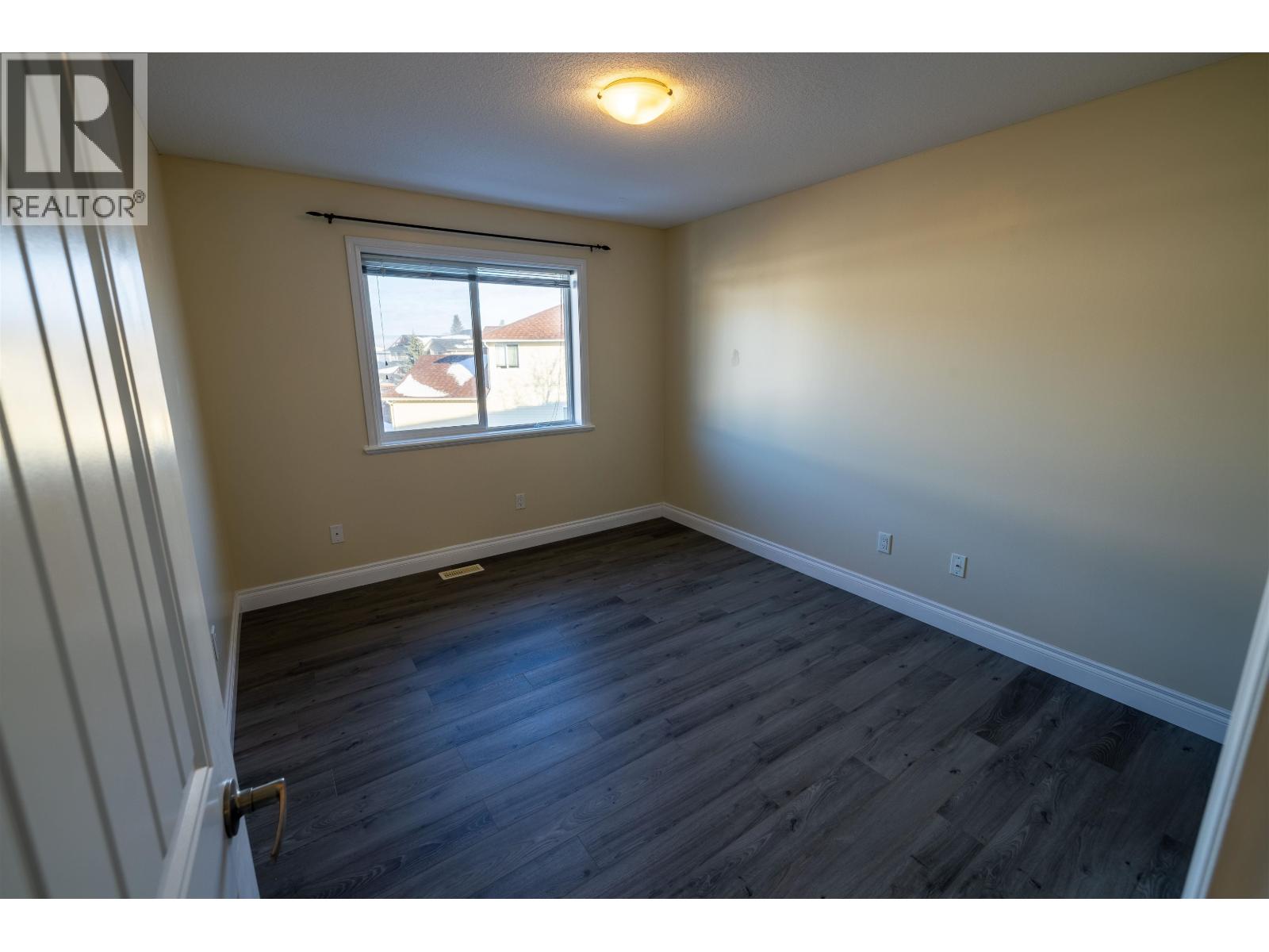 #114 4404 5TH AVENUE - 11