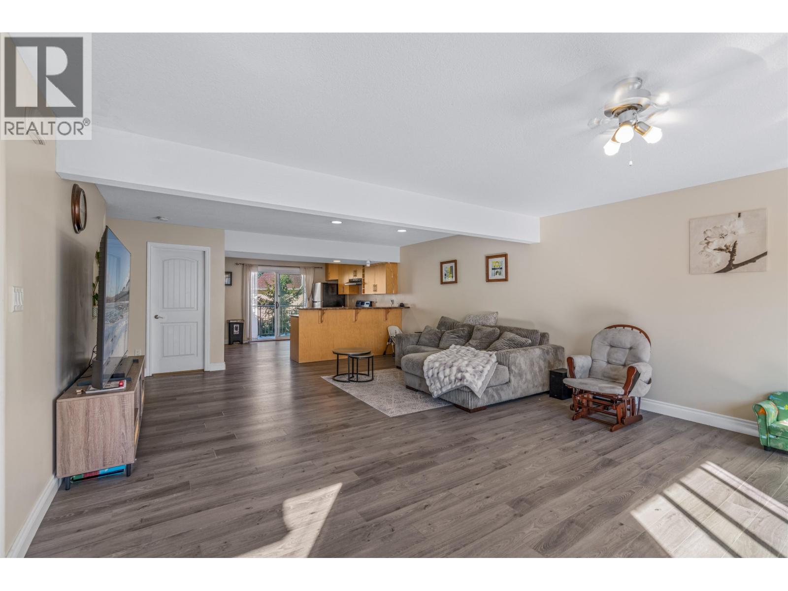 #114 4404 5TH AVENUE - Image 3