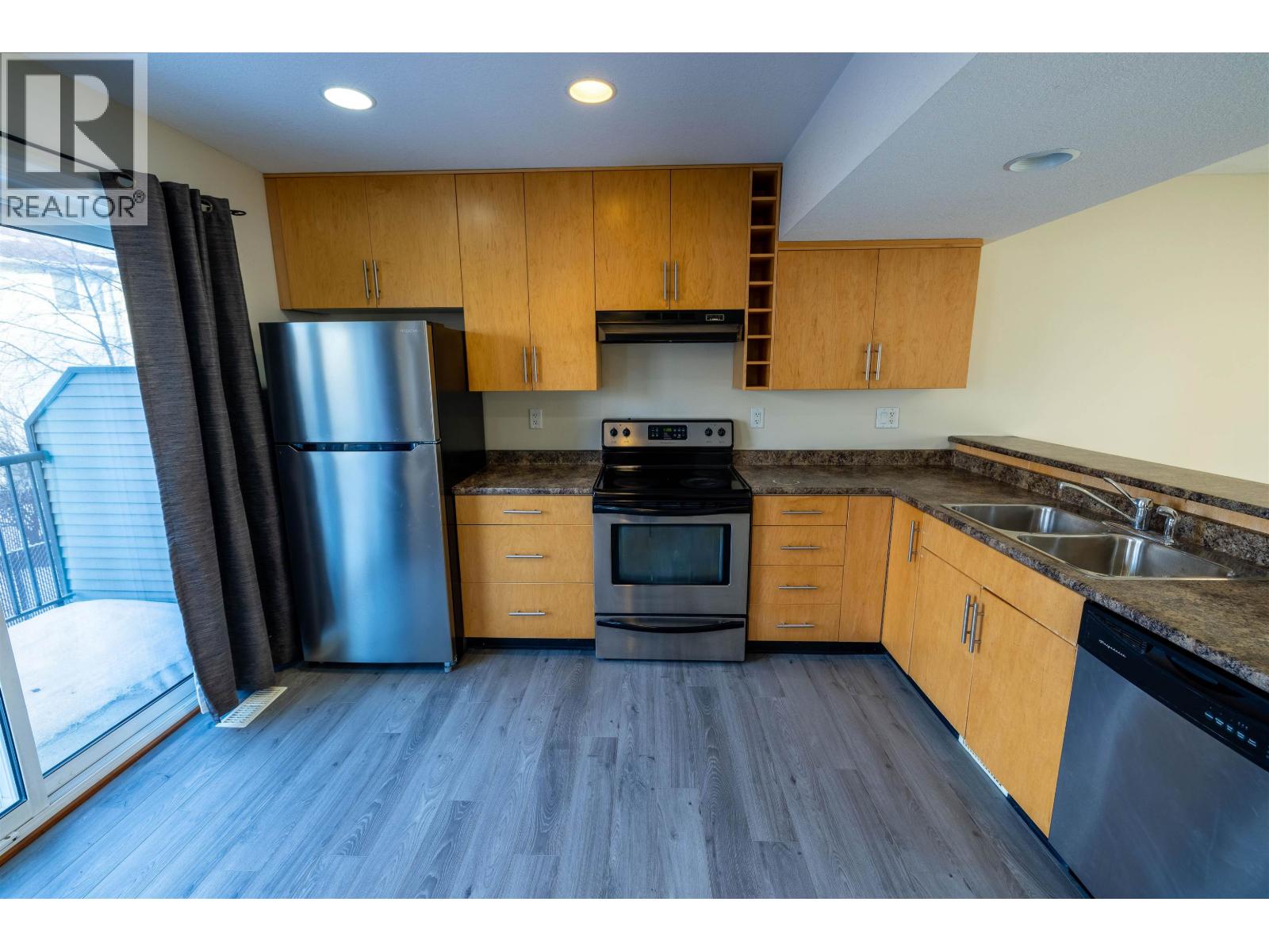 #114 4404 5TH AVENUE - Image 4