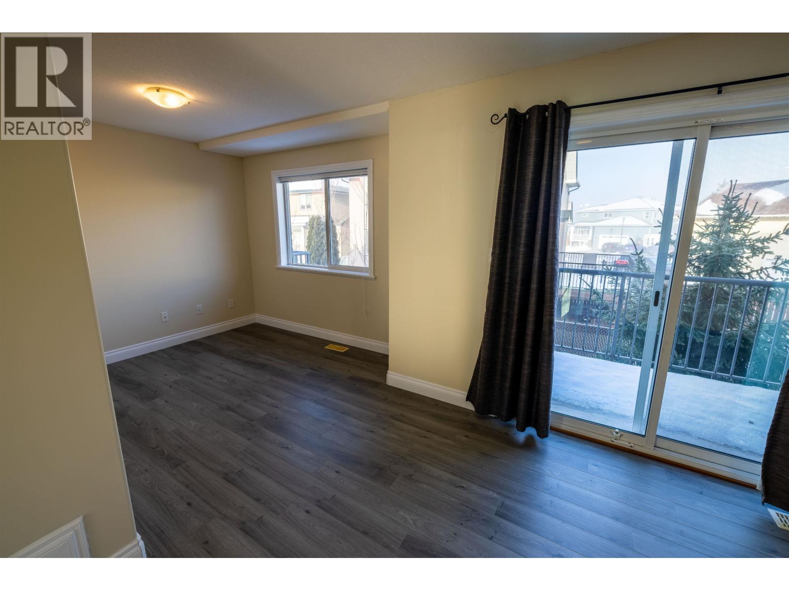 #114 4404 5TH AVENUE - 5