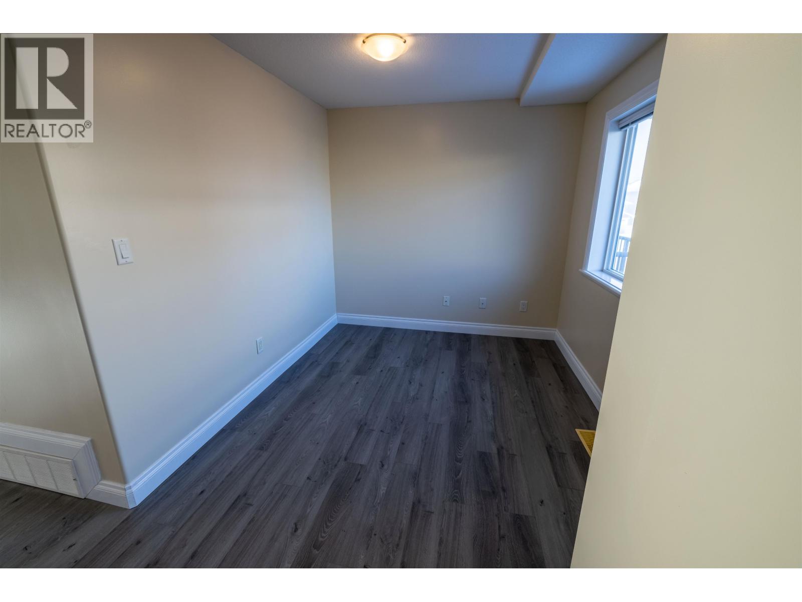 #114 4404 5TH AVENUE - Image 7