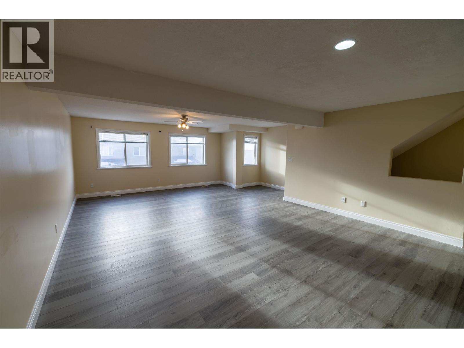#114 4404 5TH AVENUE - 8