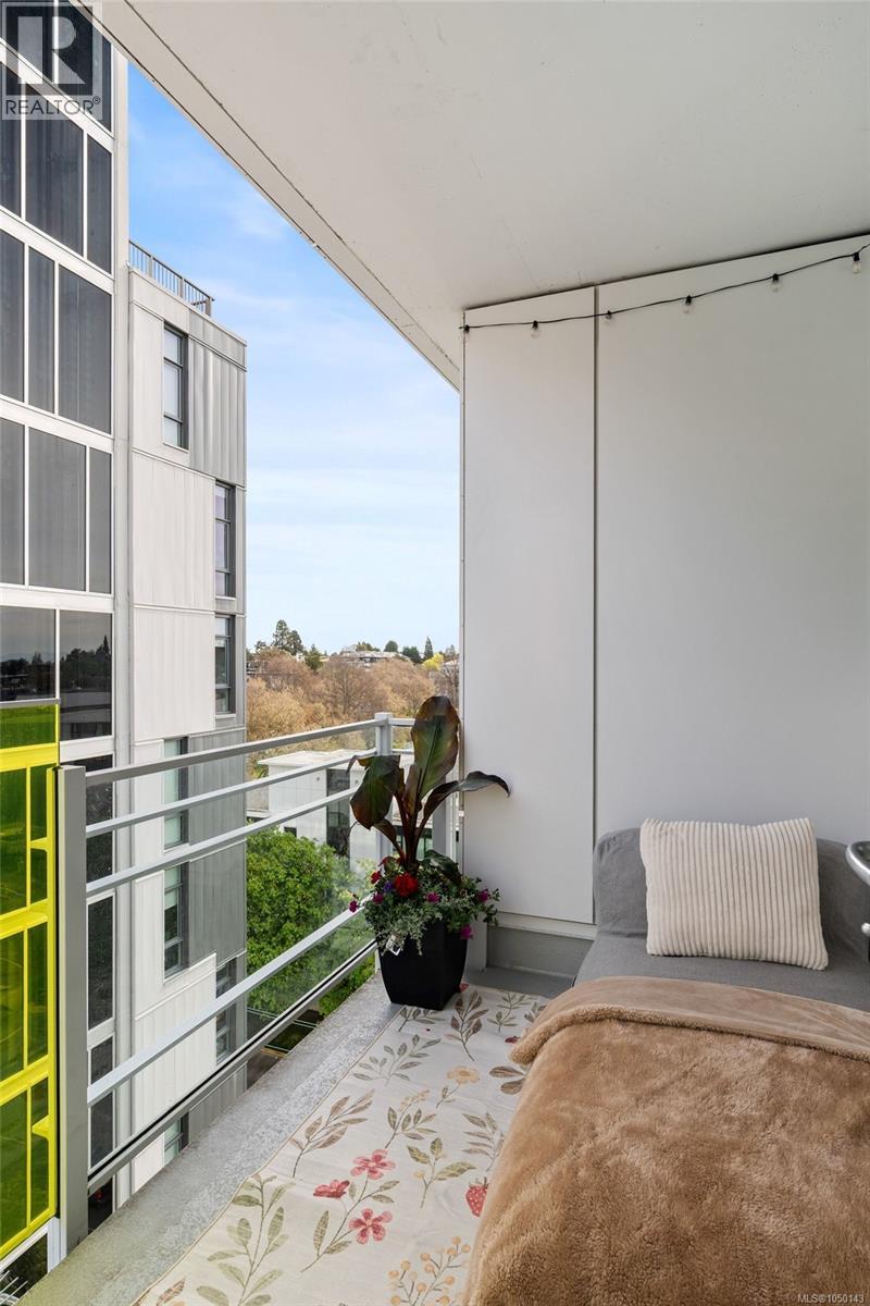 #1008 1090 Johnson St - 12