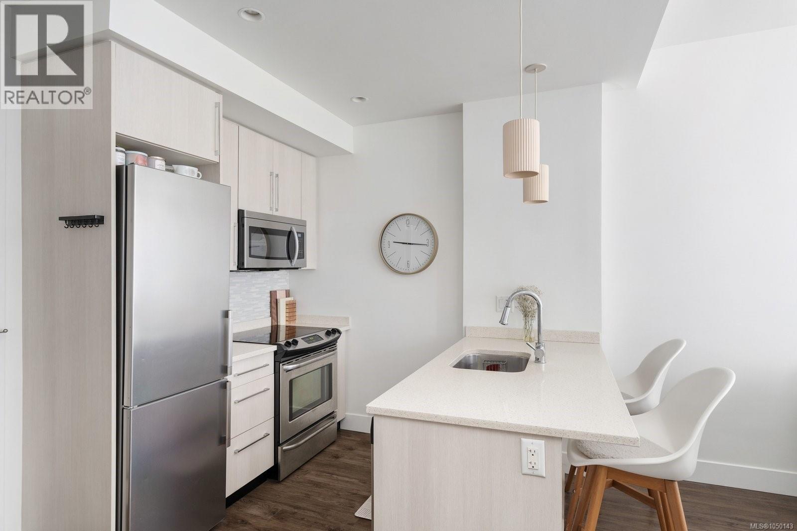 1008 1090 Johnson Street, Victoria