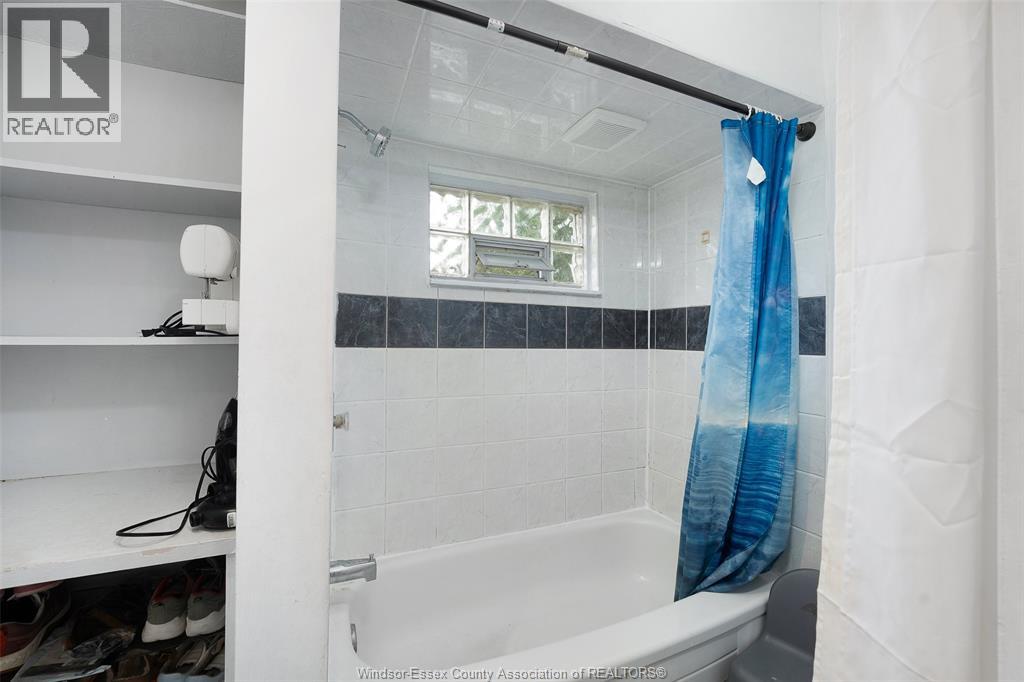 7275 WYANDOTTE - Image 21