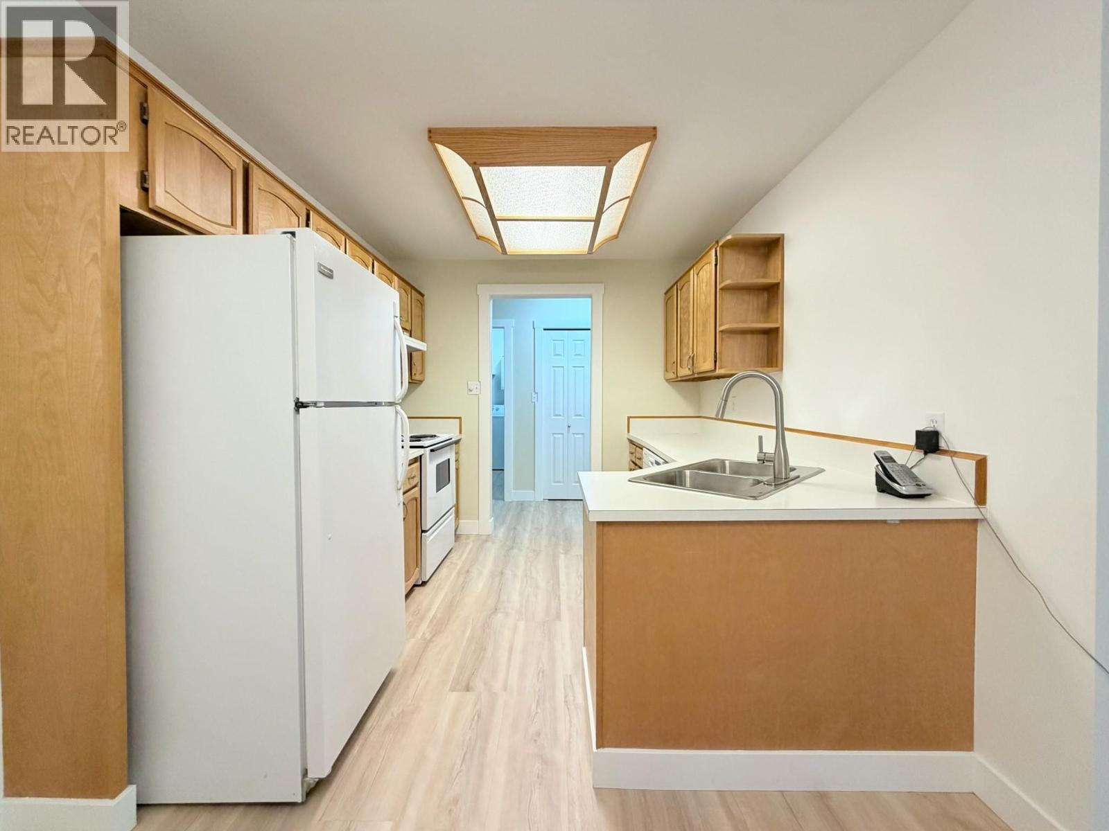 #109 298 YORKTON Avenue - 12