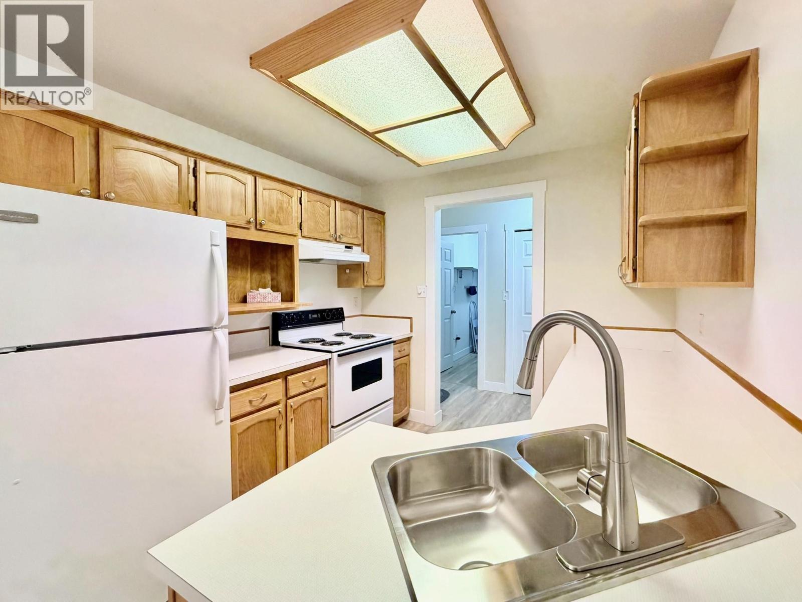 #109 298 YORKTON Avenue - 13