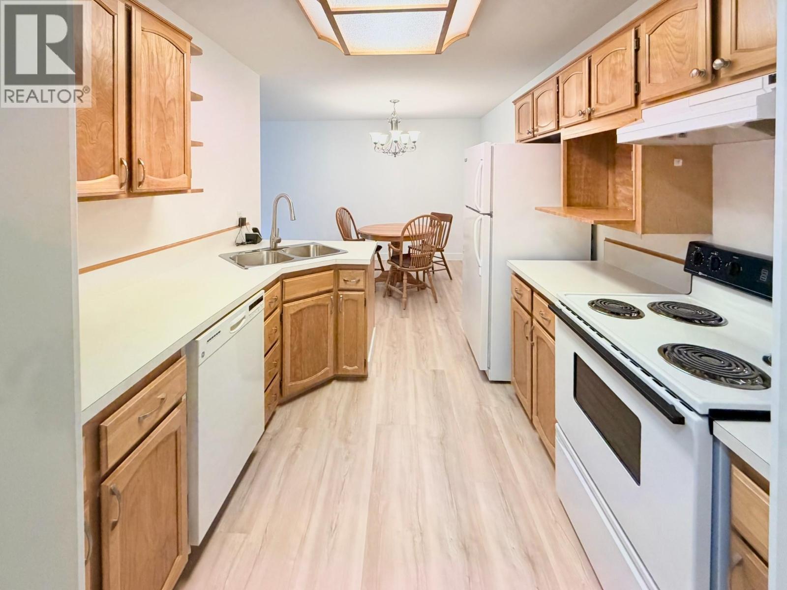 #109 298 YORKTON Avenue - 7