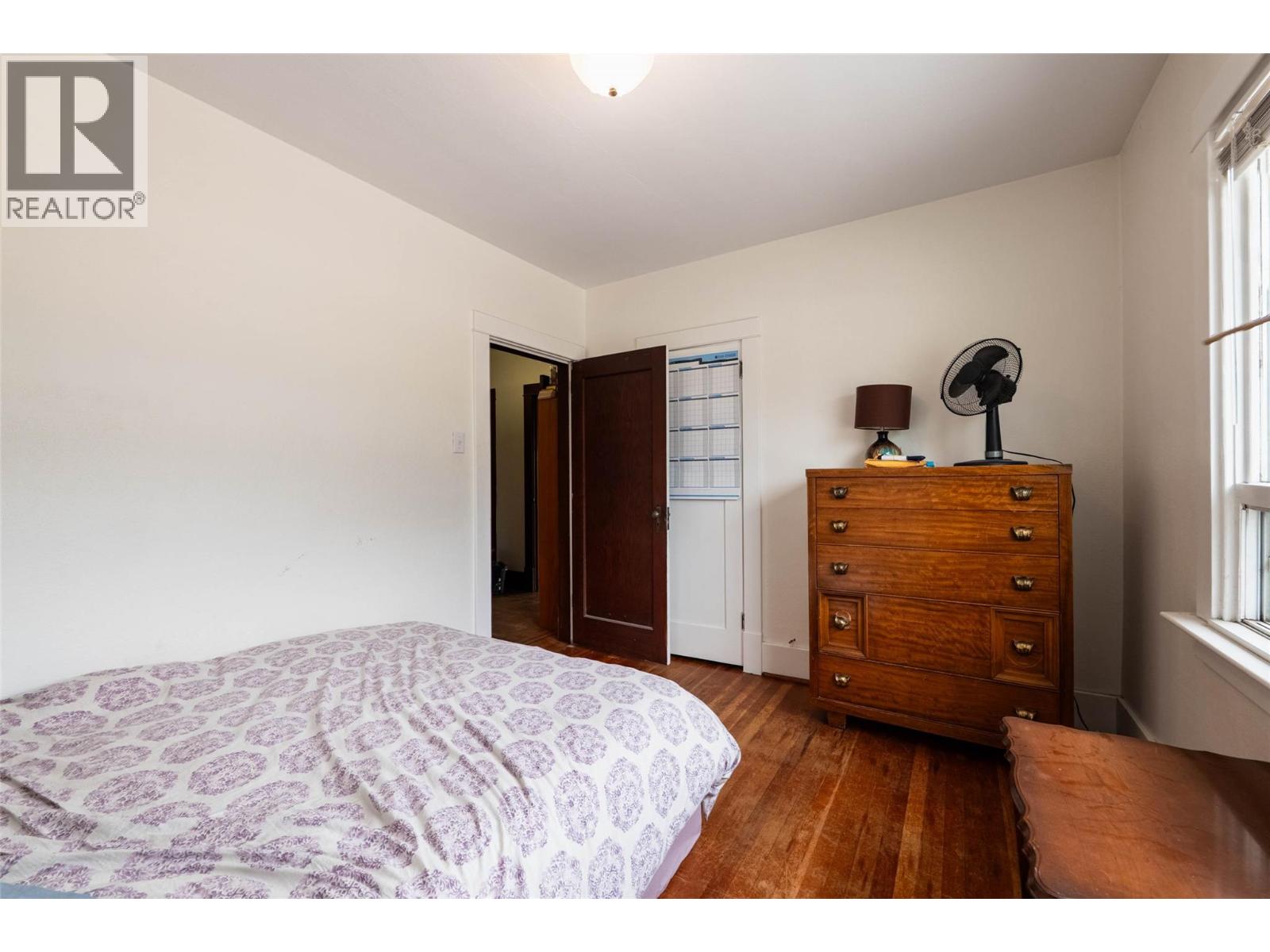 220-222 Vernon Street - 10
