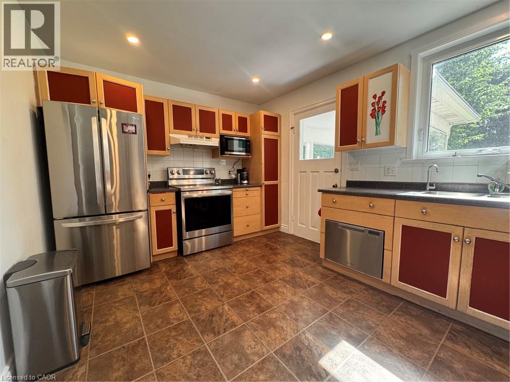 225 BRIDGEPORT Road E, Waterloo — photo 5