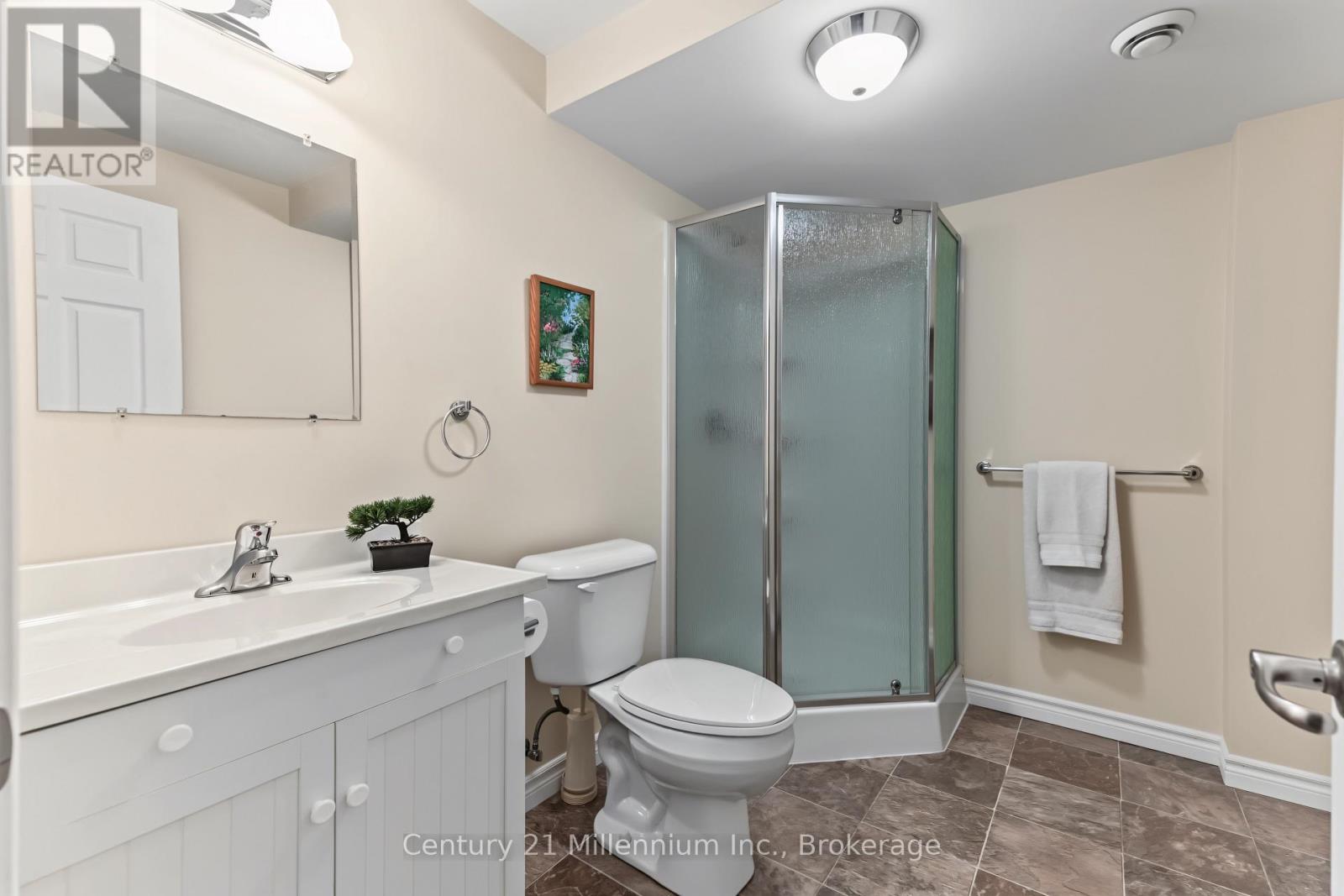 137 MARK STREET W - 40