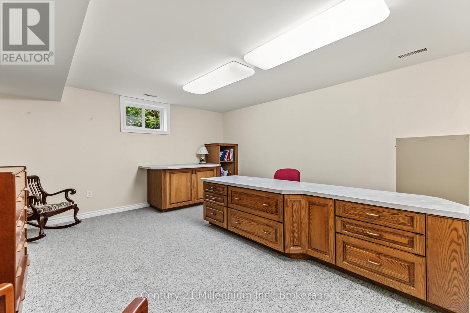 137 MARK STREET W - 42