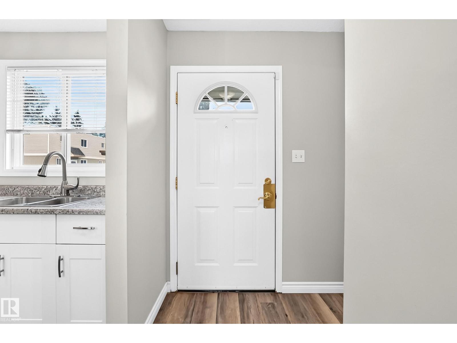 18146 81 Av NW photo 3 — MLS® E4509336