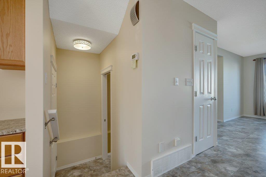 7948 13 AV SW - Image 15