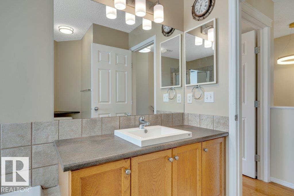 7948 13 AV SW - Image 40