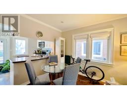 Great room - 212 Fairlawn Avenue, Toronto, ON M5M1S8 Photo 7