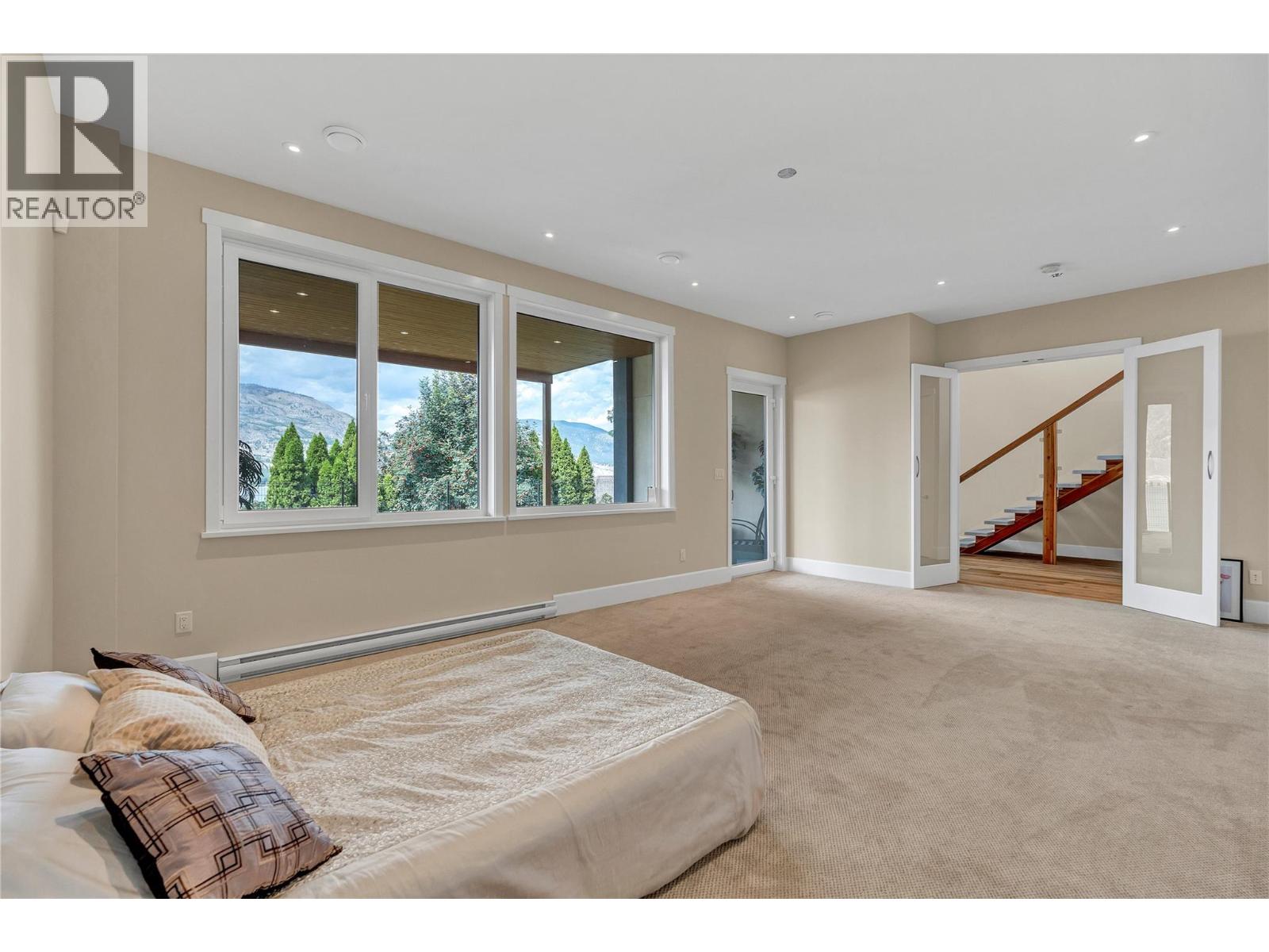 3984 Finnerty Road - 21