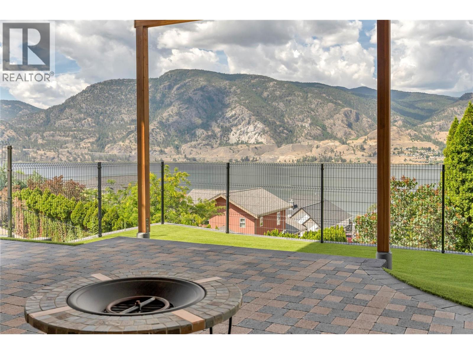 3984 Finnerty Road - 25
