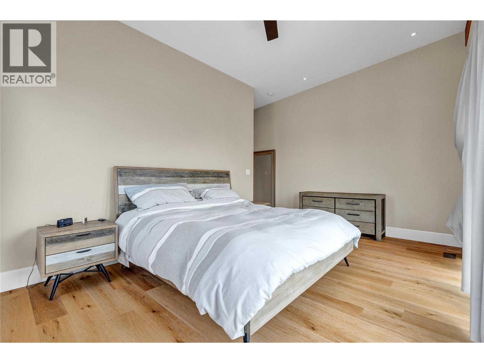3984 Finnerty Road - 51
