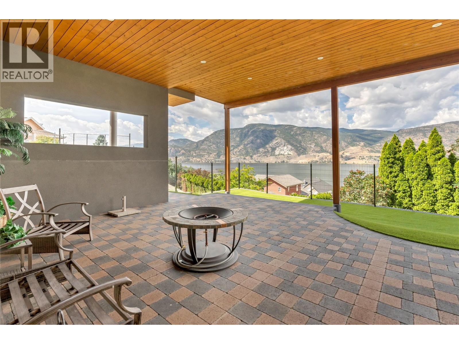 3984 Finnerty Road - Image 24