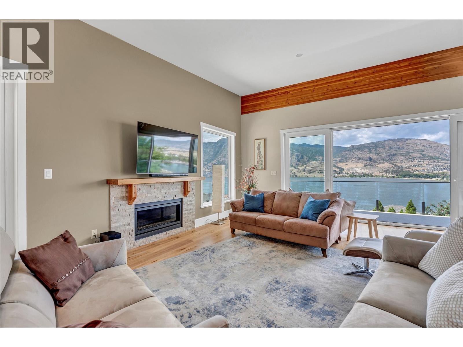 3984 Finnerty Road - 36