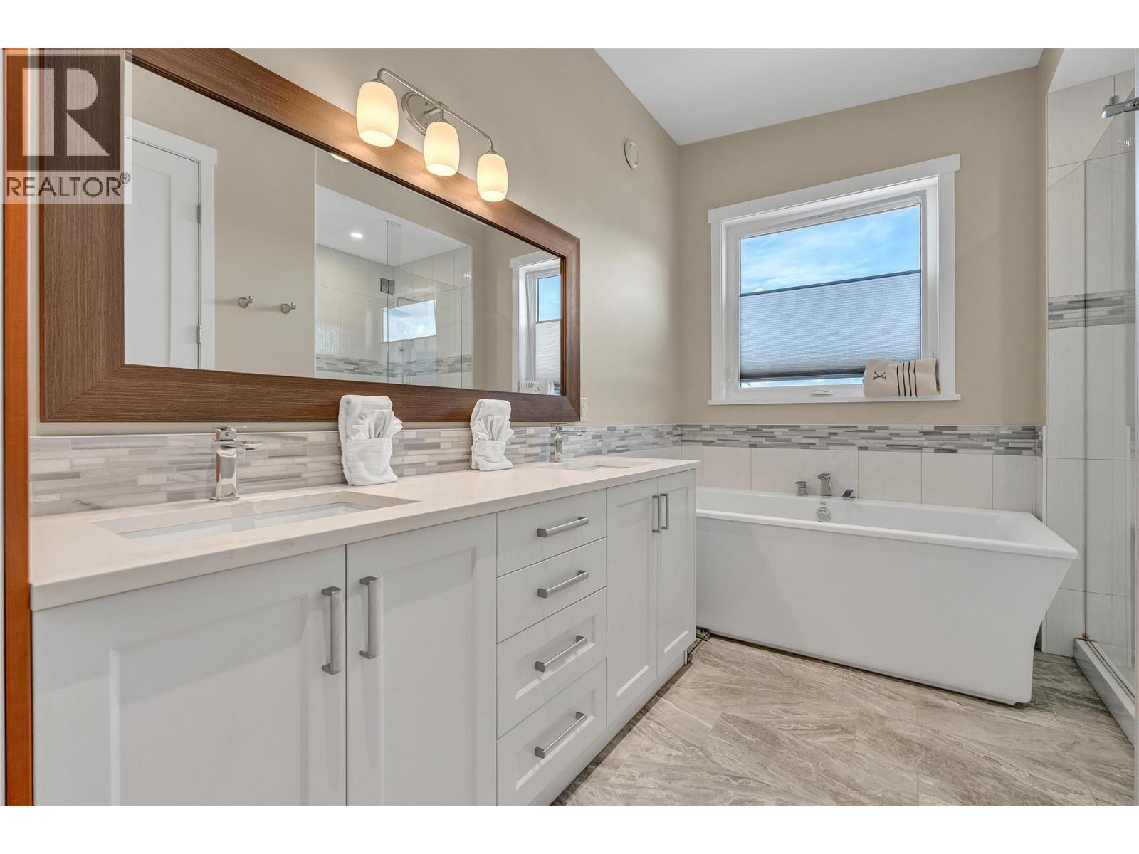 3984 Finnerty Road - 52