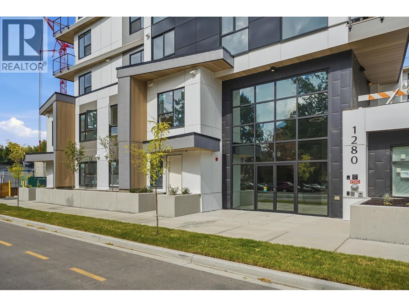 #515 1280 Sutherland Avenue - 2