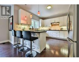 488 Foxcroft Boulevard, Newmarket, ON L3X3L7 Photo 12