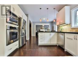 488 Foxcroft Boulevard, Newmarket, ON L3X3L7 Photo 13