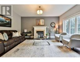 488 Foxcroft Boulevard, Newmarket, ON L3X3L7 Photo 17