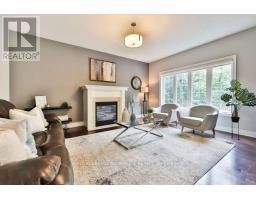 488 Foxcroft Boulevard, Newmarket, ON L3X3L7 Photo 18