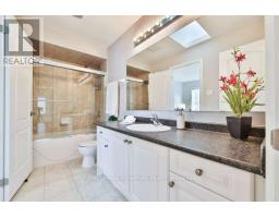 488 Foxcroft Boulevard, Newmarket, ON L3X3L7 Photo 31